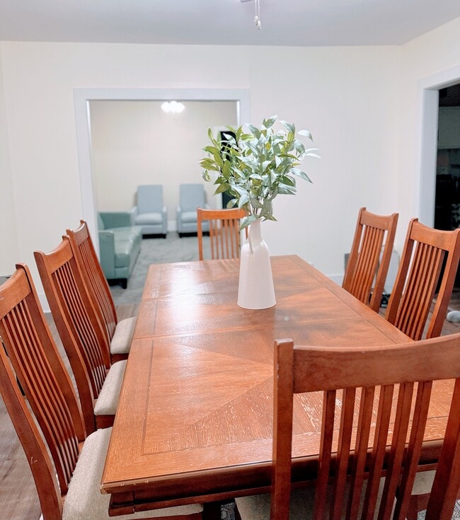 Photo - 3920 E Church St