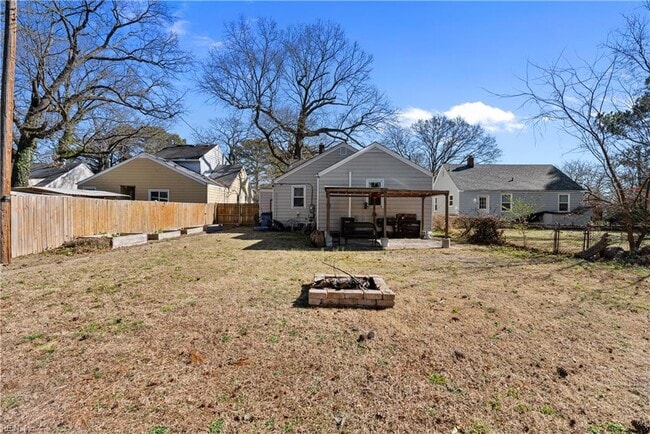 Photo - 2605 Bapaume Ave