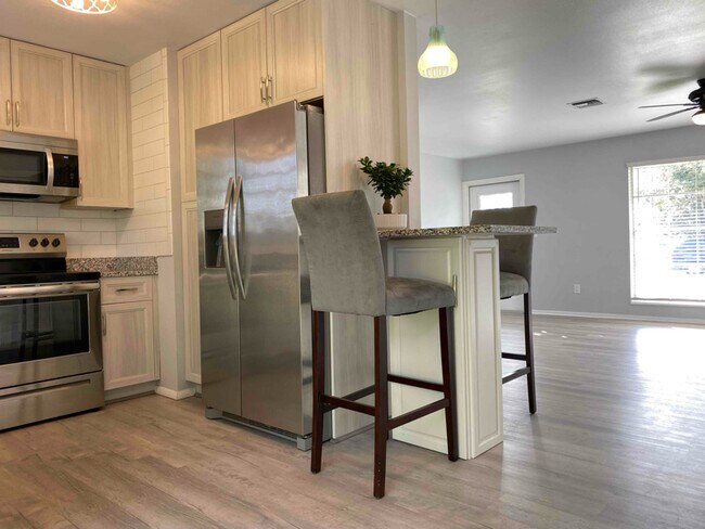 Photo - 793 Bianca Dr NE