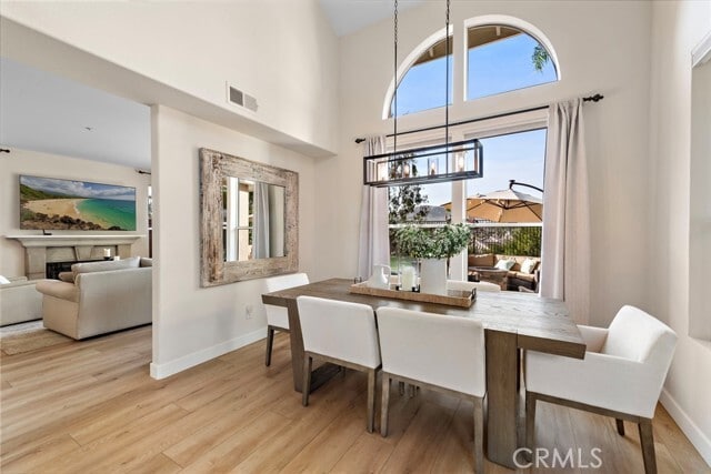 Photo - 2004 Via Solona