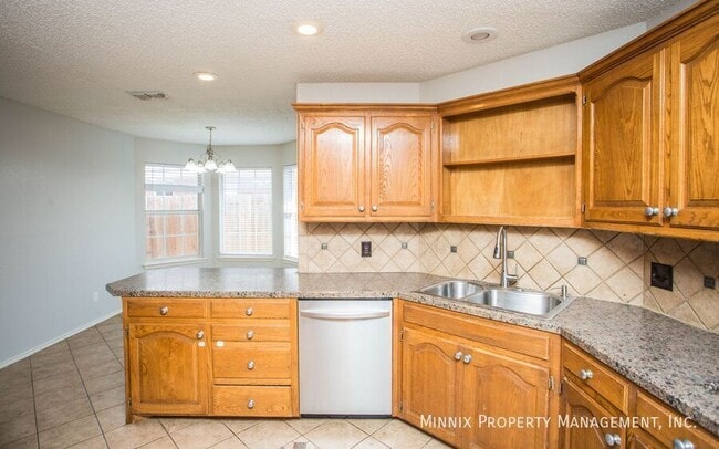 Photo - 6024 74th St