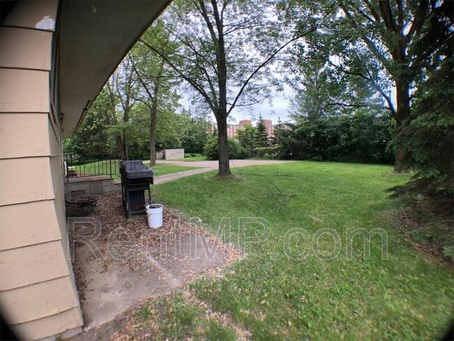 Photo - 1909 S Stockman Rd Unit Apt - A