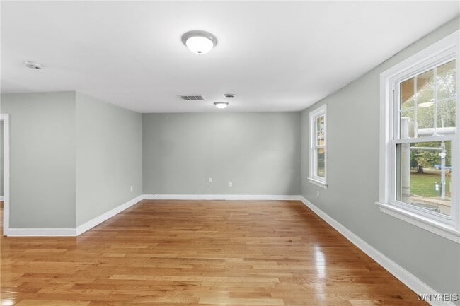 Photo - 2342 Seneca St