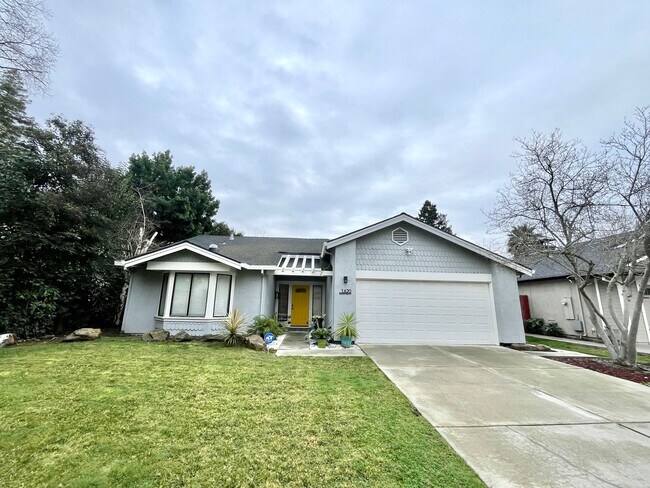 Beautiful 2 Bedroom Home Located in Sacram... - Beautiful 2 Bedroom Home Located in Sacram...
