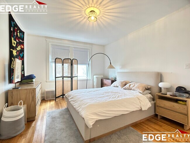 Photo - 1988 Commonwealth Ave Unit 1