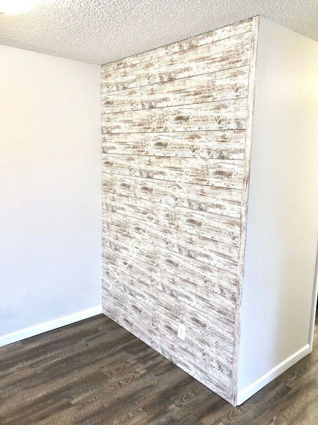 Photo - 1807 Parker Cir Unidad E