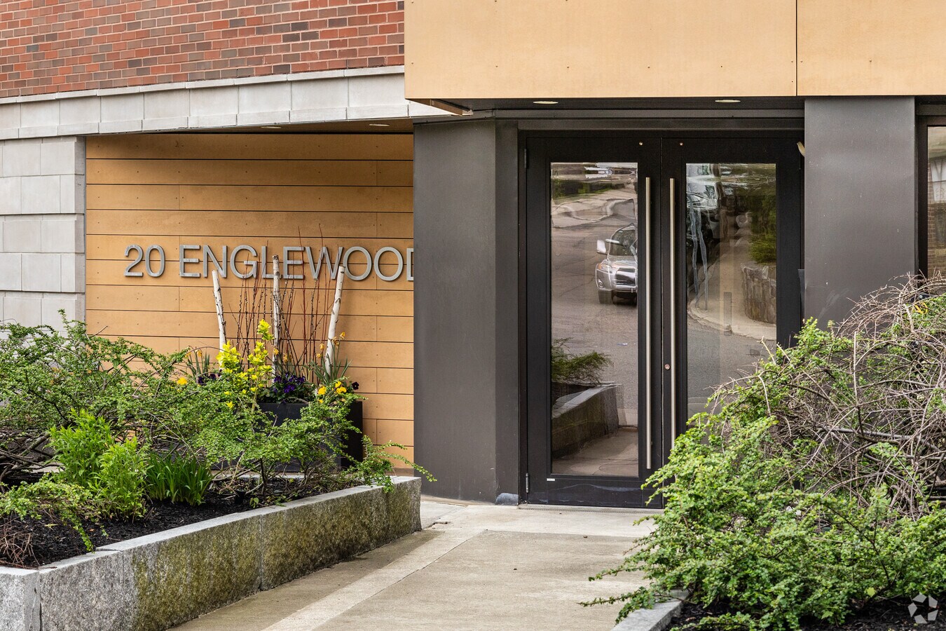 Entrada - 20 Englewood Ave