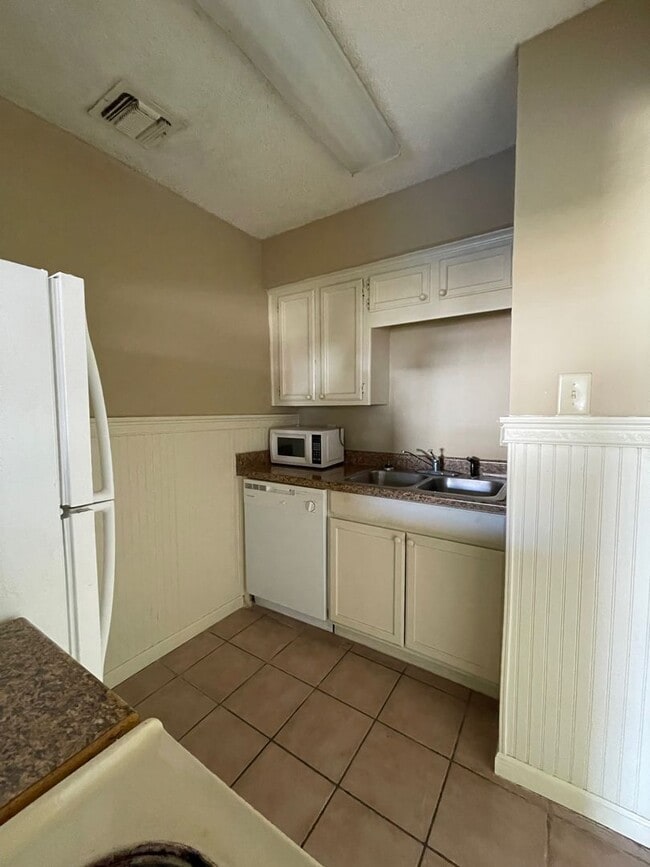 Photo - j14pr7 Unit 9131-F