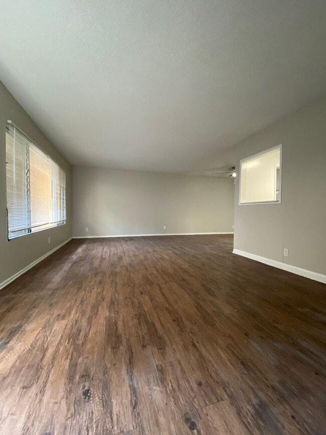 Photo - 1046 S. Wooster St., Los Angeles, CA 90035