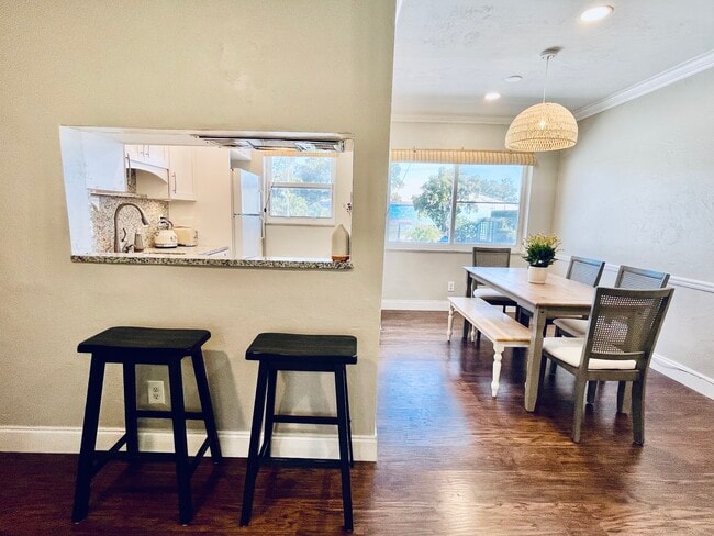 Breakfast bar & Dining Area - 7510 Dickens Ave Unit Miami Beach