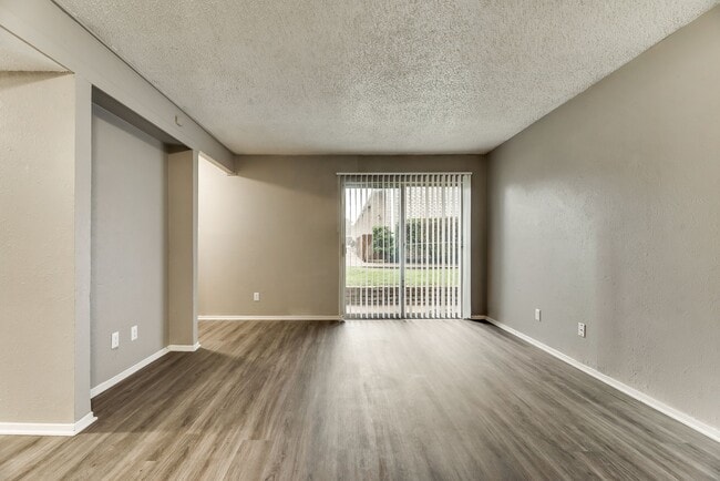 Photo - Pinewoods Apartments