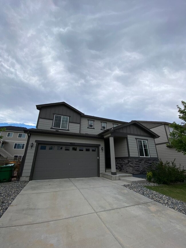 Building Photo - 4 bedroom 3 bathroom Single Family House in Aurora
