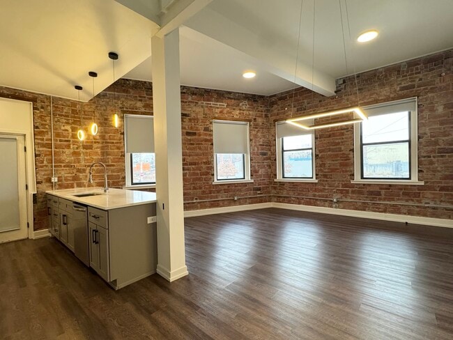 Building Photo - 1211 W 27th St Unit A