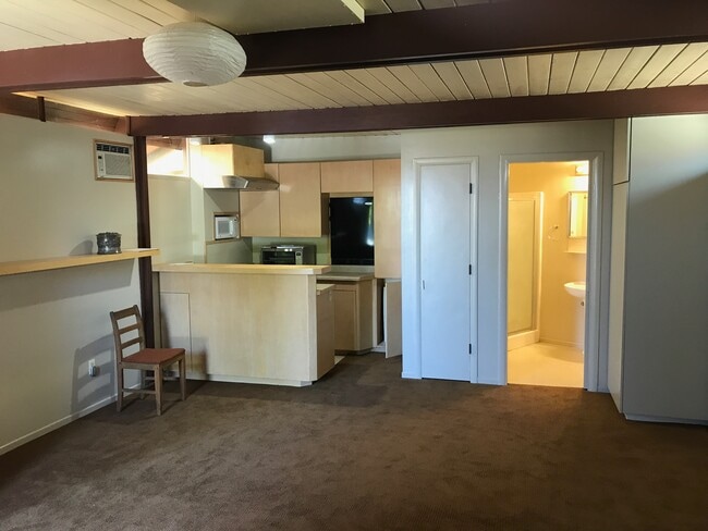 12421 Deerbrook Ln Unit Guest house