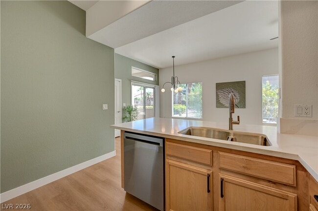 2305 W Horizon Ridge Pkwy Unit 814