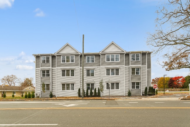 Photo - 1645 Black Rock Tpke Unidad 304