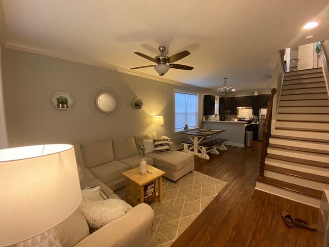 Photo - 36 Larchmont Ave