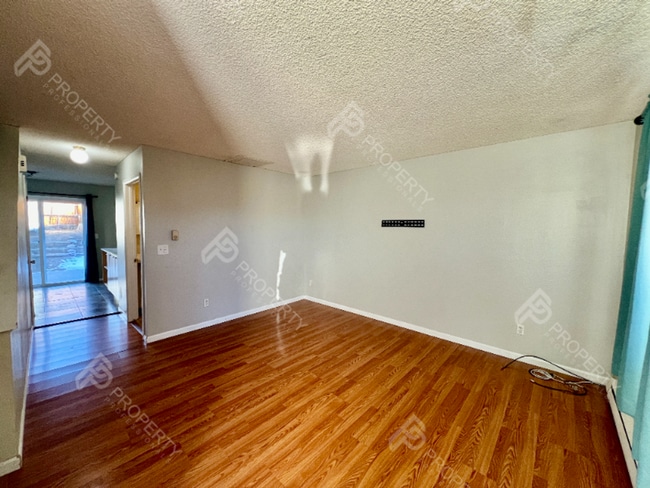 Photo - Em Ave Duplex Unit 1350 Em Ave