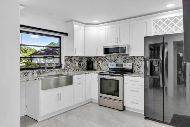 Building Photo - 4857 Dovewood Terrace