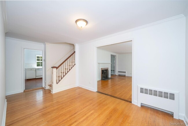 Photo - 105 Douglas Rd