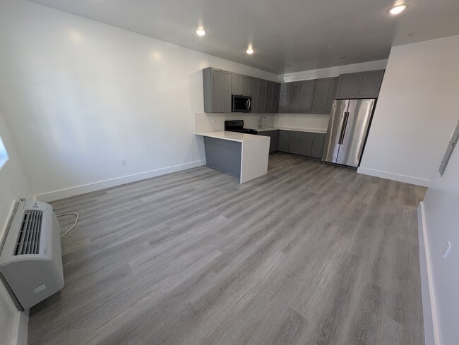 Photo - 273 Oak St Unit 101