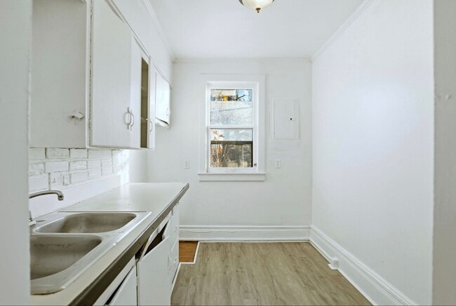 Photo - 2323 S Washington Ave Unidad Apt 3