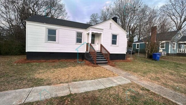 Building Photo - 3 Bedroom 2 Bathroom Home Minutes from Downtown Spartanburg