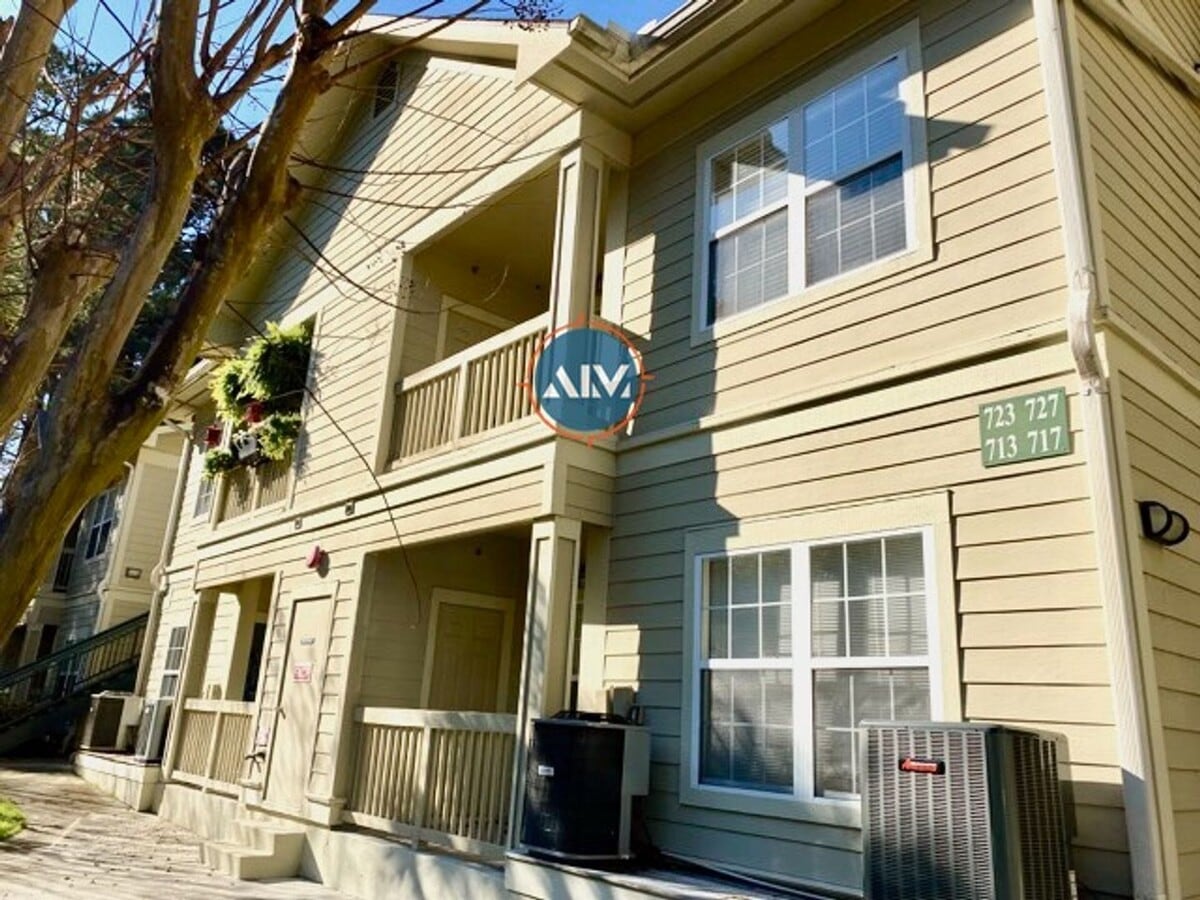 Photo - Enjoy Coastal Living at its finest!