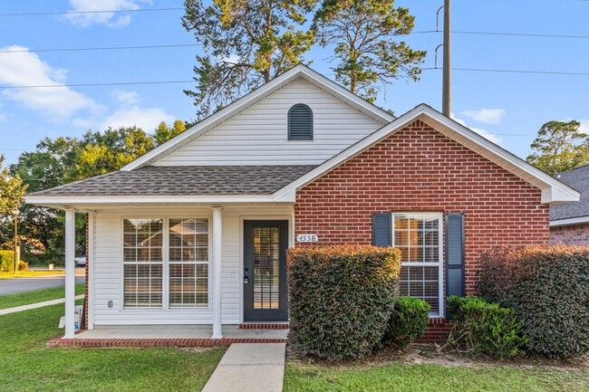 Building Photo - 4558 Barrington Ln