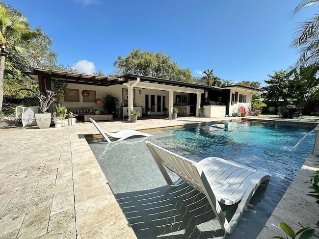 Building Photo - 6520 SW 65th St