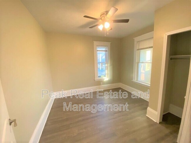 Photo - 455 Pleasant St SW