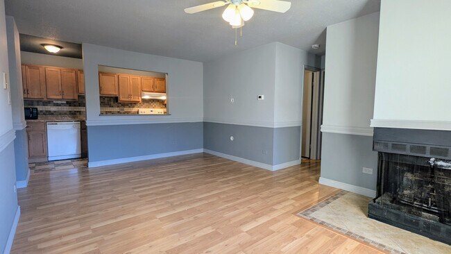 Photo - 1965 N Hicks Rd Unidad 107