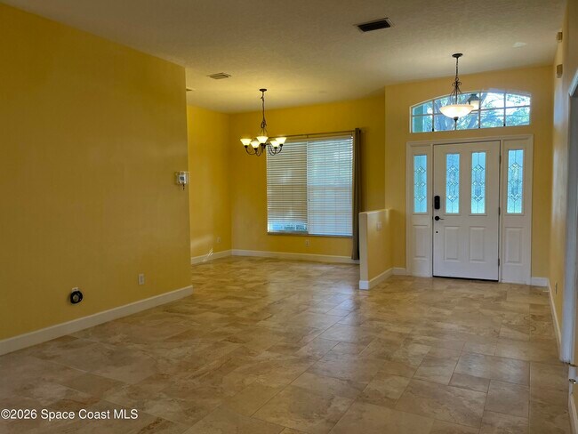 Photo - 1882 Woodfield Cir