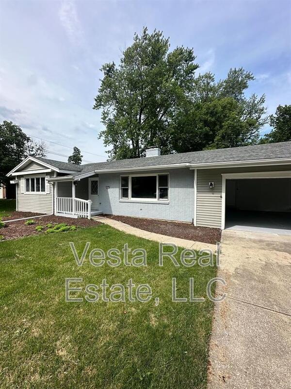 Photo - 817 Snyder Dr