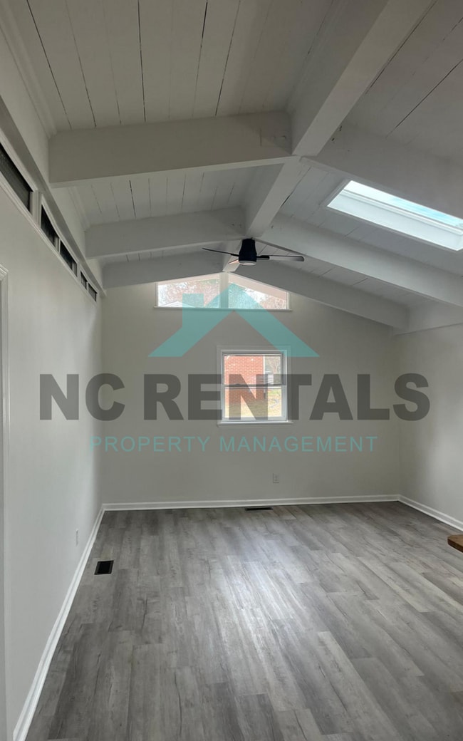 Photo - 1212 Red Oak Ave