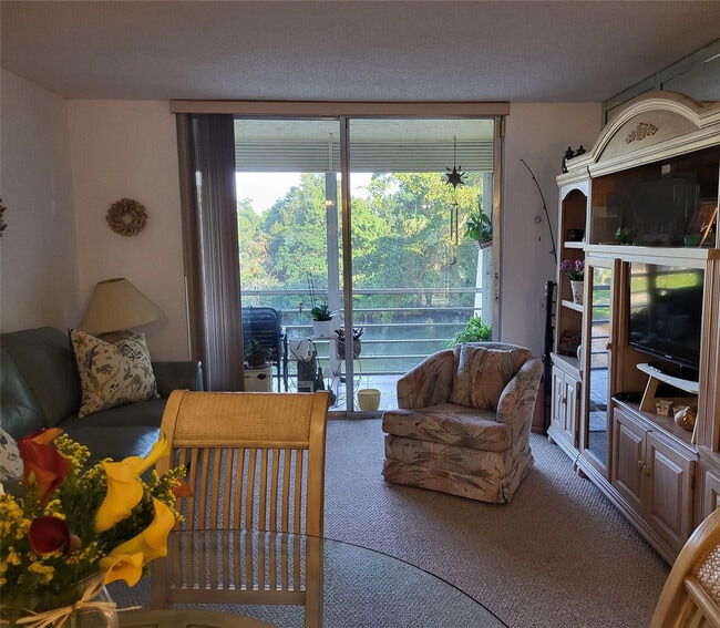 Photo - 9070 Lime Bay Blvd Unidad 309