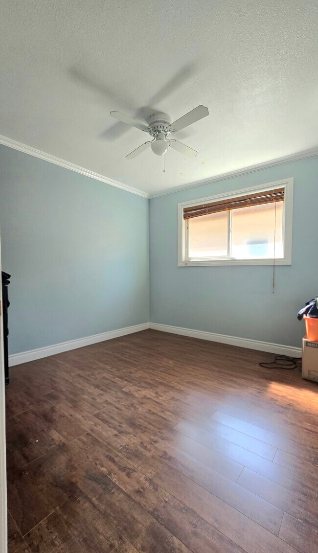 Photo - 6709-184A 184a St