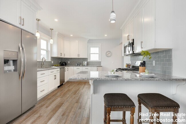 Building Photo - 29 Strathmore Rd Unit 1 Rental