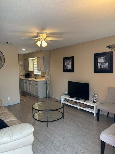 Photo - 7318 Dearborn St Unit B