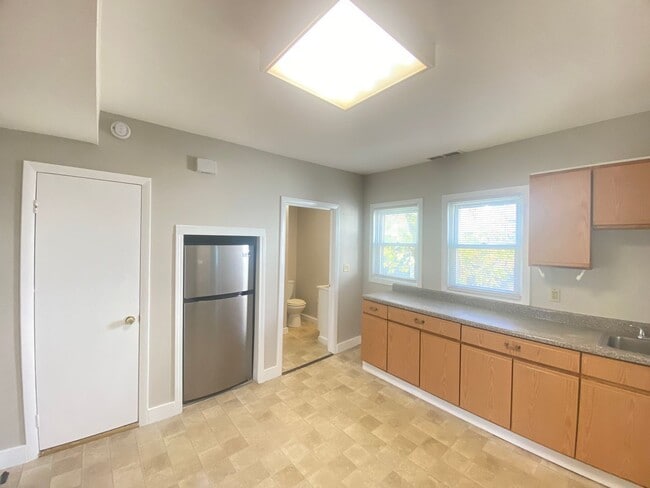 Photo - 7 Commercial St Unidad E