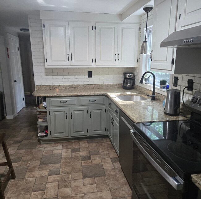 Photo - 33 White St