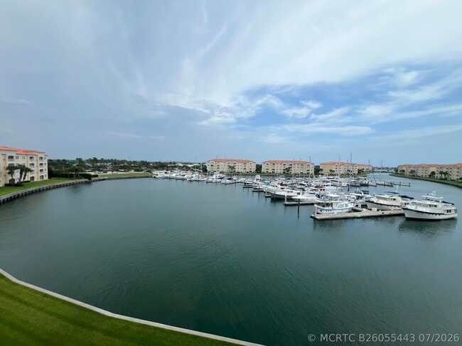 Building Photo - 13 Harbour Isle Dr W Unit PH02