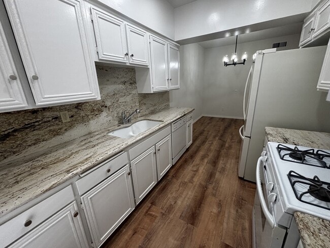 Photo - 321 E Dryden St
