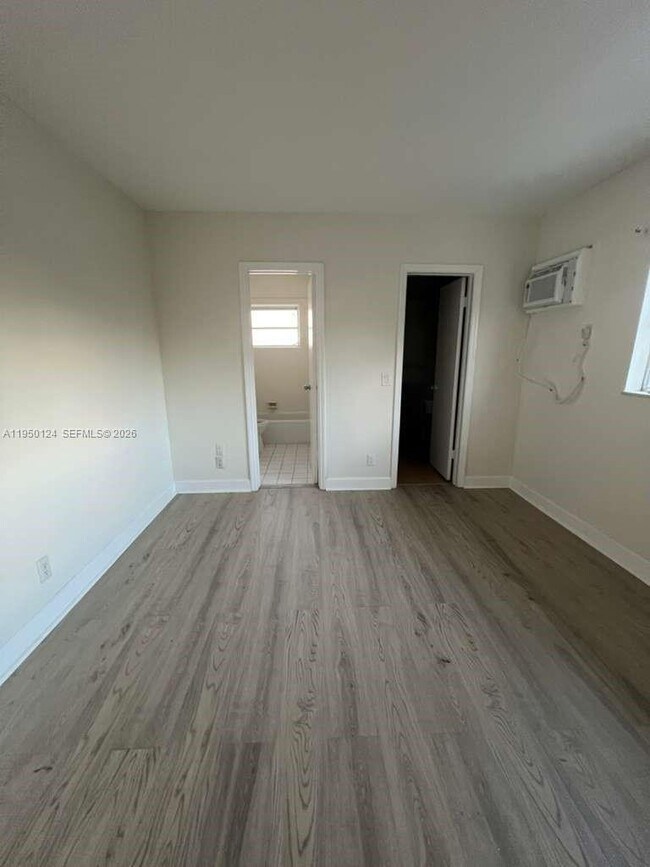 Photo - 1100 NE 9th Ave Unit 305