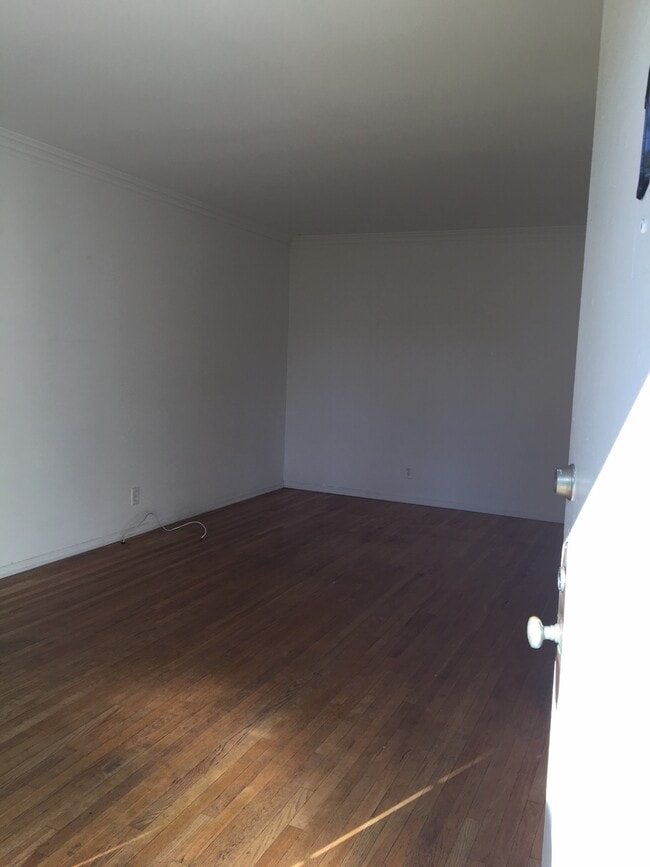 Photo - 5301 Russell Ave Unit 1