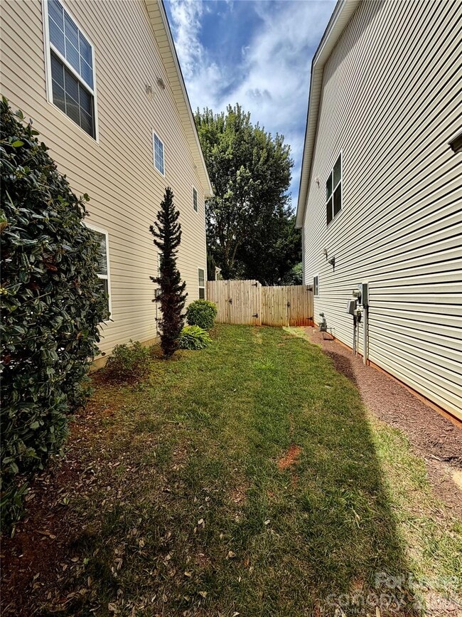 Photo - 551 Tribune Dr