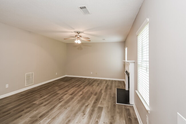 Photo - 504 Baywood Way