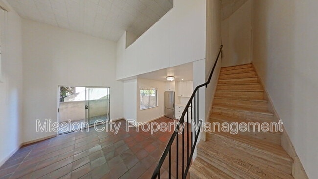 Building Photo - 1016 E Canon Perdido St Unit E Rental
