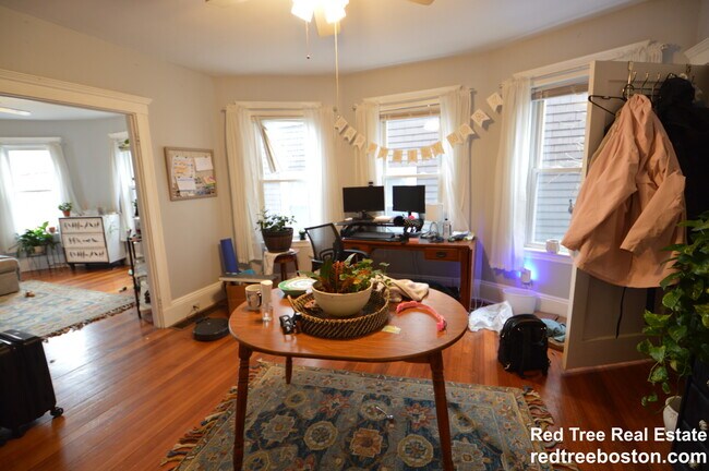 Photo - 26 Bigelow St