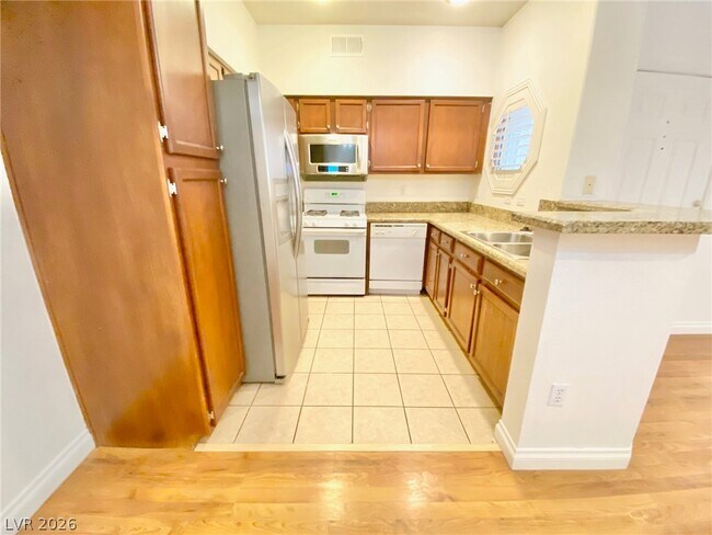 5415 W Harmon Ave Unit 1037